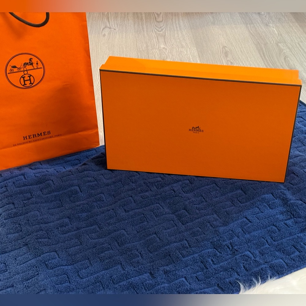 Hermes Hand Towel + Box + Bag 💯 BRAND NEW Full set!